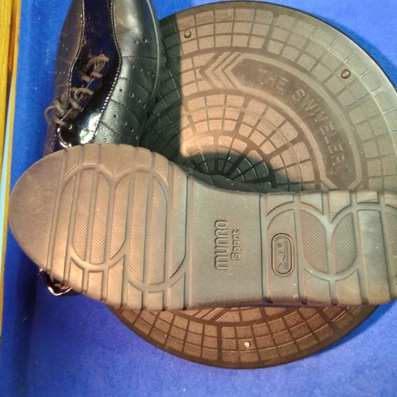 Munro American Sport Black Leather Black Patent Lace Up Oxfords, Sz. 8W-US - Picture 8 of 9